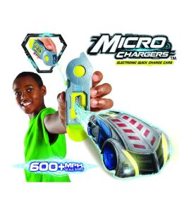 Micro Chargers Çarpışma Yarış Arabaları Pisti ve Micro-Jet Araba Fırlatıcı