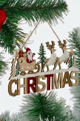 Ahşap Dekoratif Kürklü Geyikleri, Kızaklı Noel Babası ile Christmas Kapı Süsü 30 cm
