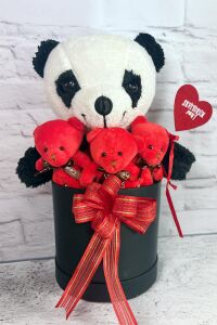 SOLE Premium Özel Hediye Kutusunda  35 cm Sevimli Panda ve 3 adet Kırmızı Peluş Minik Ayıcık Buketi