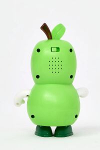 Işıklı ve Müzikli Danseden Elma Oyuncak – 17 cm, Minikler İçin Eğlencenin Adı!