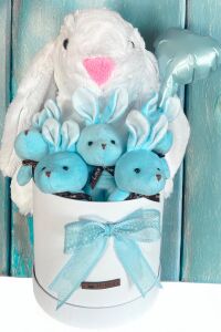 Özel Kututusunda; 45 cm Beyaz Jellycat Tavşan, 5'li Tavşancıklar ve Folyo Kalp Balonlu SET-Ayıcık Buketi